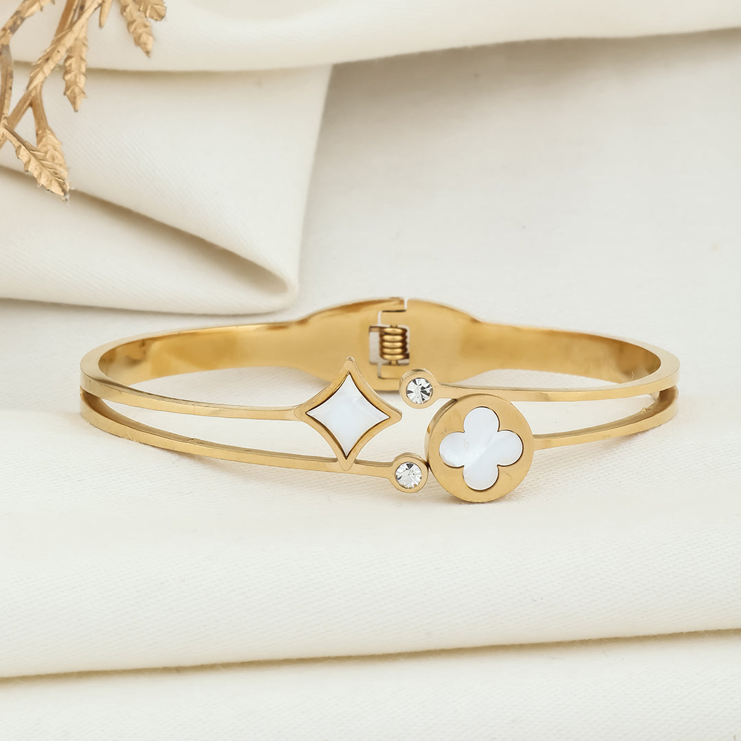 Flower and dice designer closer kada