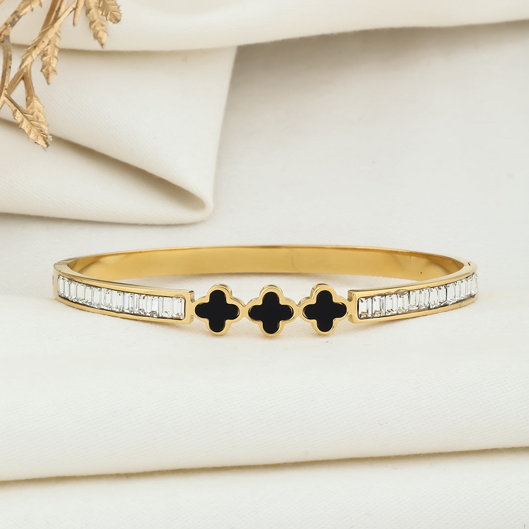 Black tri-flower glittery stone kada