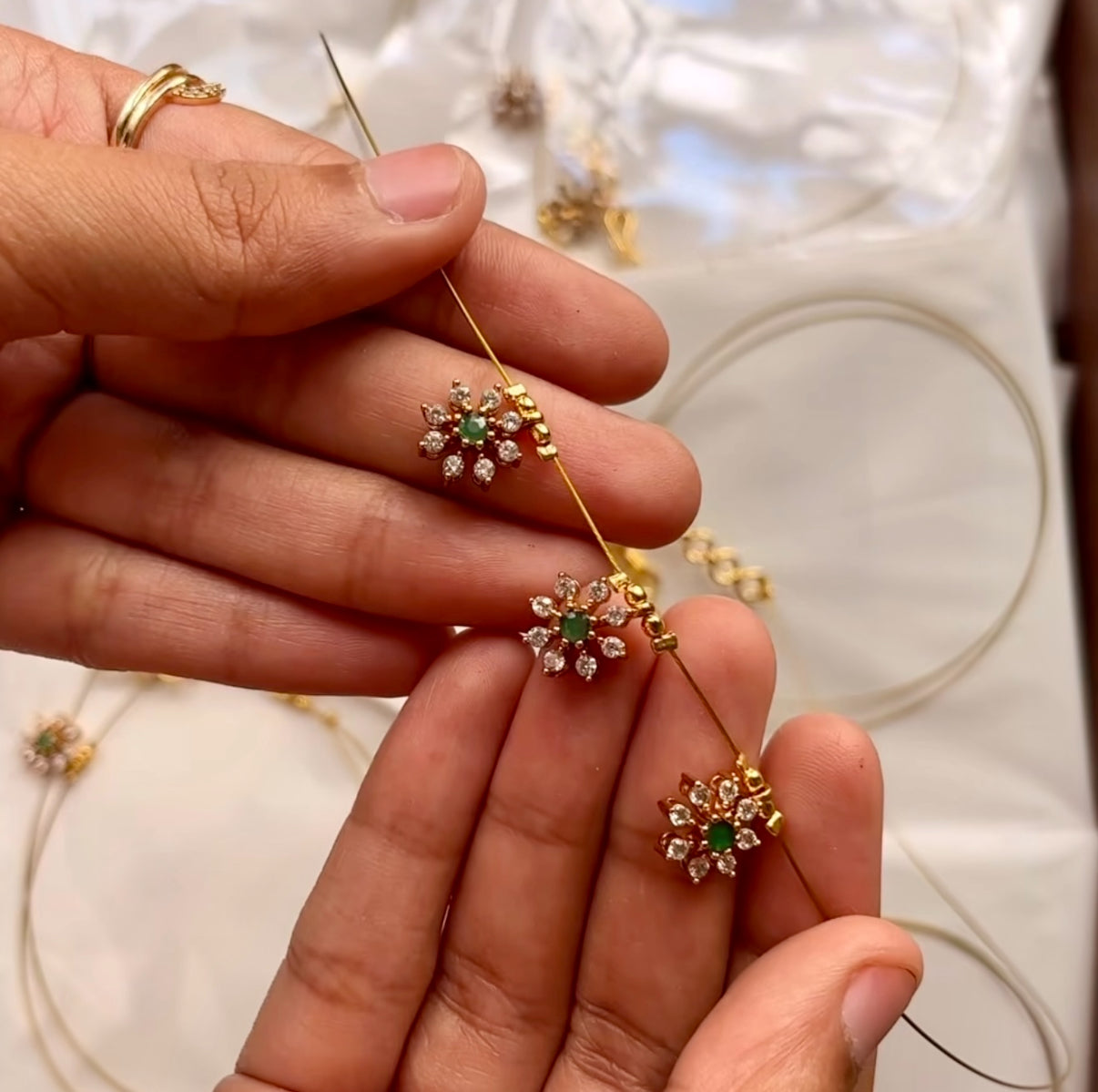 Invisible chain necklace