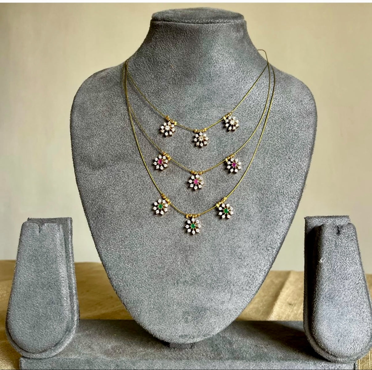 Invisible chain necklace