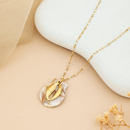 Beautiful Kori Crafted Locket Chain