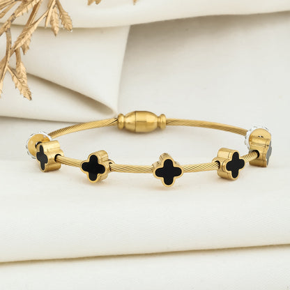 Black flower minimal kada